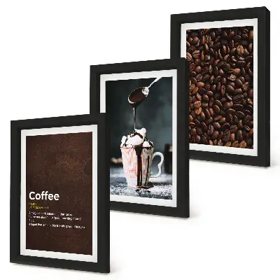 Trittico di quadri rappresentazione di una bevanda a base di panna montata con chicchi di caffè