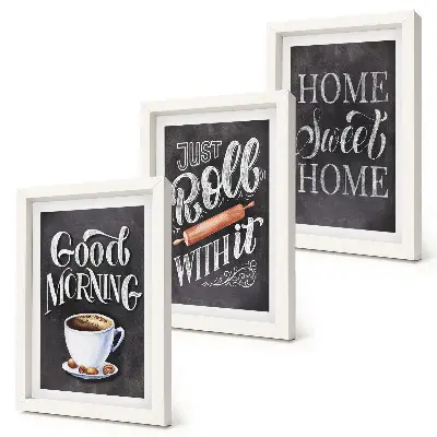 Composizione di 3 quadri con grafiche a tema cucina e scritte su lavagna