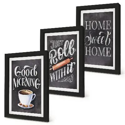 Composizione di 3 quadri con grafiche a tema cucina e scritte su lavagna