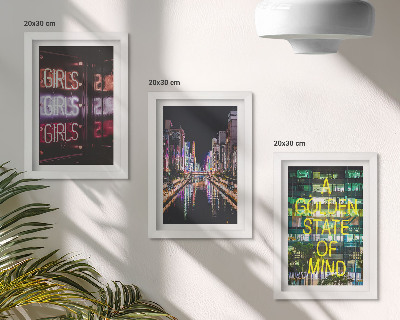 Trittico incorniciato Insegne al neon della città di notte con vista sul fiume