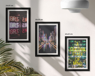 Trittico incorniciato Insegne al neon della città di notte con vista sul fiume
