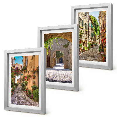 Composizione di 3 quadri Strade italiane con fiori e architettura paesaggistica