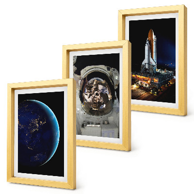 Trittico incorniciato Vedute spaziali con la Terra, un astronauta e un razzo.