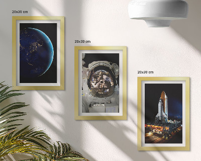 Trittico incorniciato Vedute spaziali con la Terra, un astronauta e un razzo.