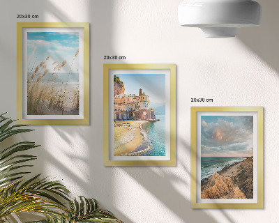 Composizione di 3 quadri Paesaggi marini con spiaggia, città e scogliere