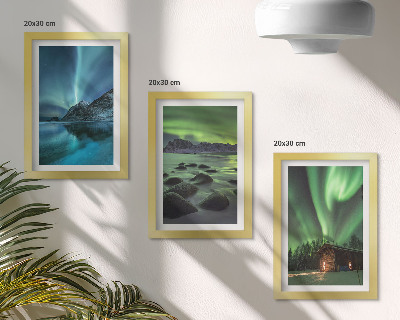 Trittico incorniciato Paesaggi invernali con l'aurora boreale sulle montagne