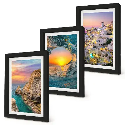 Composizione di 3 quadri con panorami del mare, delle onde e delle case bianche di Santorini, Grecia