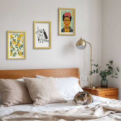 Composizione di 3 quadri Slogan sui limoni riguardo al vino e ritratto di Frida Kahlo