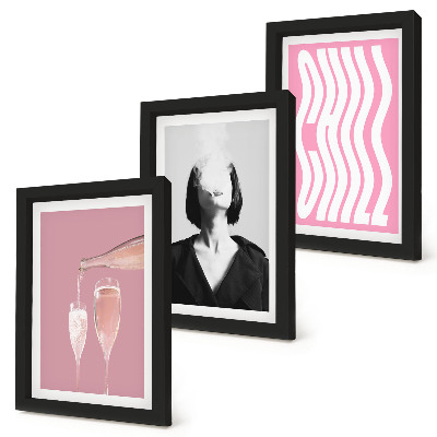 Trittico incorniciato Elegante ritratto di una donna che si rilassa bevendo champagne.