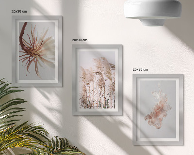 Trittico incorniciato Fiori ed erbe su uno sfondo chiaro in un insieme armonioso