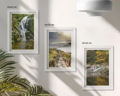 Trittico incorniciato con cascate, montagne, sentieri tra le nuvole e panorami autunnali