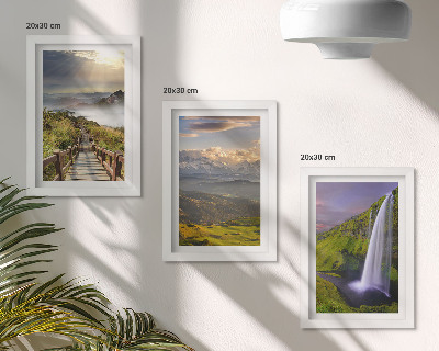 Trittico incorniciato Paesaggi montani pittoreschi con una cascata e un sentiero