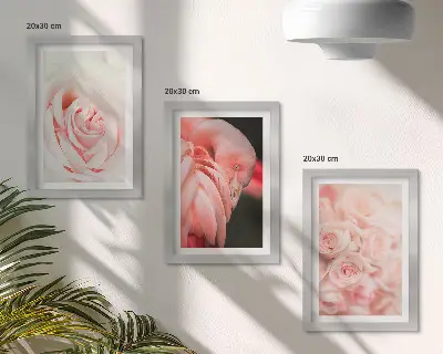 Trittico incorniciato con stampa di rose pastello e fenicottero in delicate sfumature