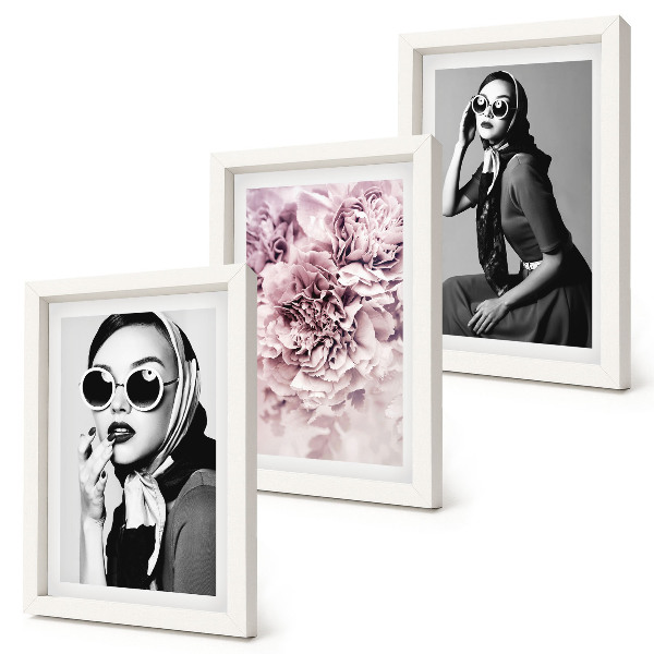Composizione di 3 quadri Eleganti ritratti di donne con fiori rosa