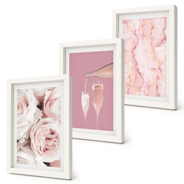 Trittico incorniciato con rose color champagne su sfondo effetto marmo pastello