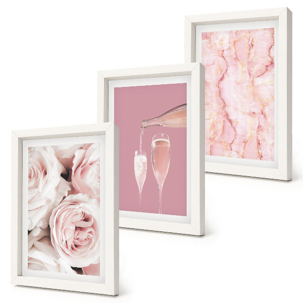 Trittico incorniciato Rose color champagne e uno sfondo effetto marmo pastello