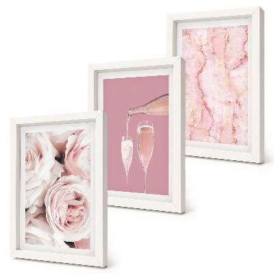 Trittico incorniciato Rose color champagne e uno sfondo effetto marmo pastello