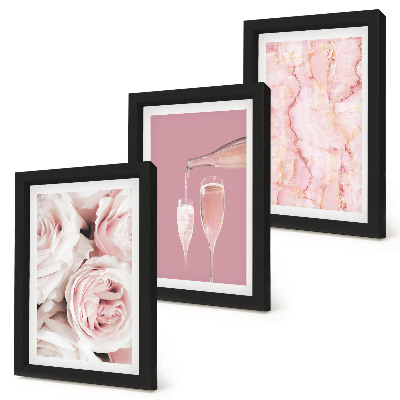 Trittico incorniciato Rose color champagne e uno sfondo effetto marmo pastello