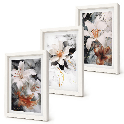 Trittico incorniciato Fiori su sfondo di marmo nelle tonalità del bianco e del nero