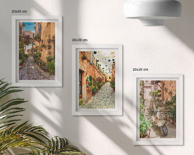 Composizione di 3 quadri Incantevoli strade fiorite in un'atmosfera italiana