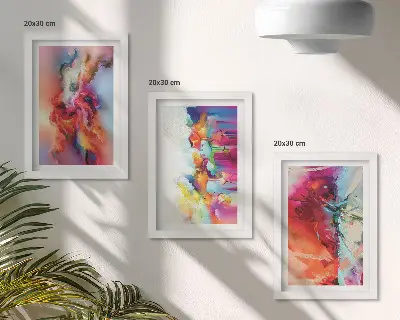 Composizione di 3 quadri con astrazioni colorate, forme e figure dinamiche
