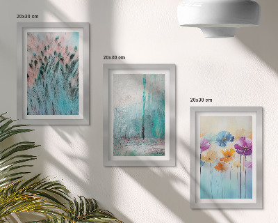 Composizione di 3 quadri Fiori su uno sfondo di colori pastello e motivi delicati.