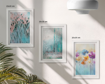 Composizione di 3 quadri Fiori su uno sfondo di colori pastello e motivi delicati.