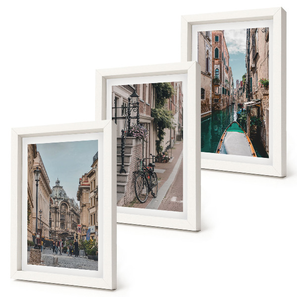 Composizione di 3 quadri Le strade della città veneziana con la loro architettura e l'acqua