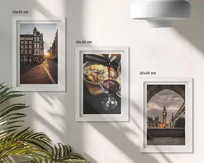 Trittico incorniciato serie di immagini raffiguranti una città, del cibo e una veduta di Londra