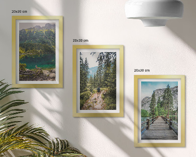 Composizione di 3 quadri Montagne, laghi, foreste e sentieri nella natura