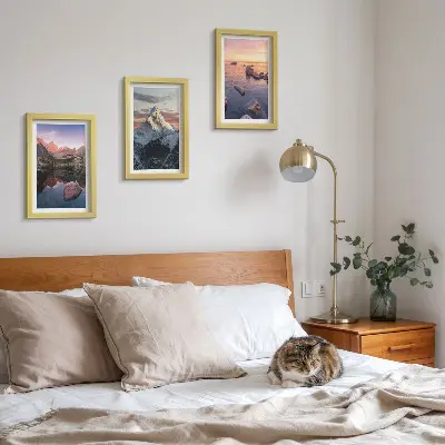 Composizione di 3 quadri paesaggio montano con acqua e rocce sullo sfondo