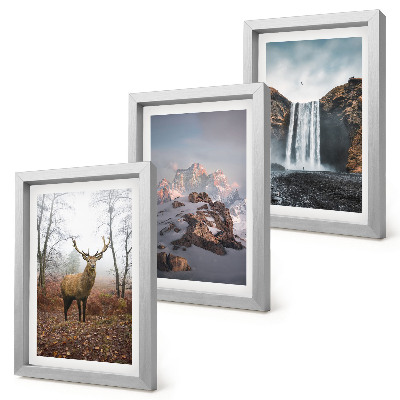 Composizione di 3 quadri Paesaggi naturali selvaggi, montagne, cervi e cascate