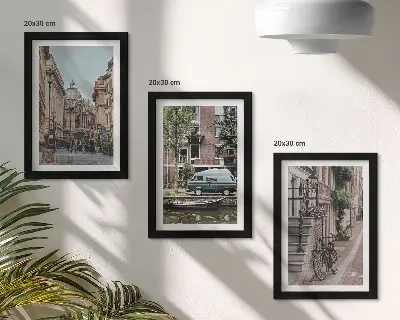 Composizione di 3 quadri con tranquille vedute cittadine di edifici