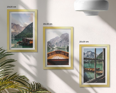 Composizione di 3 quadri Lago di montagna con barca e case di legno