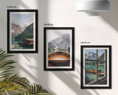 Composizione di 3 quadri Lago di montagna con barca e case di legno