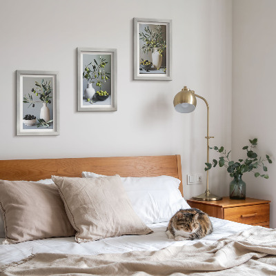 Trittico incorniciato Olive in vasi su uno sfondo di colori tenui