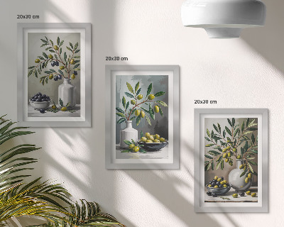Trittico incorniciato Olive in piatti di ceramica su sfondo grigio