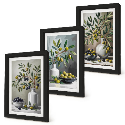 Trittico incorniciato Olive in piatti di ceramica su sfondo grigio