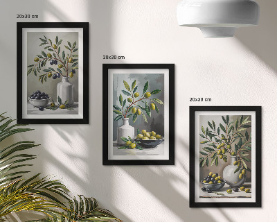 Trittico incorniciato Olive in piatti di ceramica su sfondo grigio