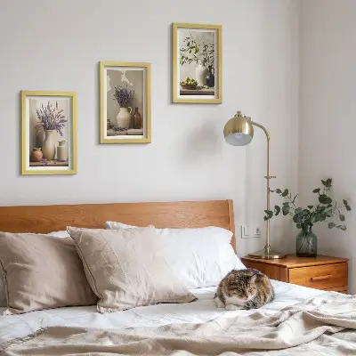 Composizione di 3 quadri con fiori in vaso, olive e decorazioni naturali