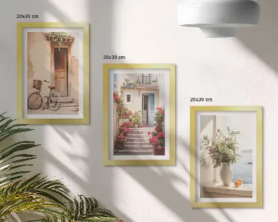 Composizione di 3 quadri con incantevoli stradine sul lungomare ornate di fiori e biciclette