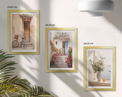 Composizione di 3 quadri Incantevoli stradine sul lungomare, ornate di fiori e biciclette.
