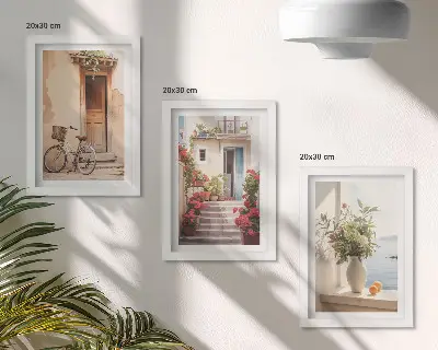 Composizione di 3 quadri con incantevoli stradine sul lungomare ornate di fiori e biciclette
