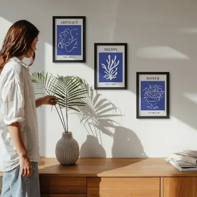Composizione di 3 quadri con eleganti manifesti blu di Henri Matisse
