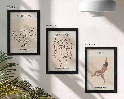 Composizione di 3 quadri Grafica elegante con fiori, volti e figure umane.