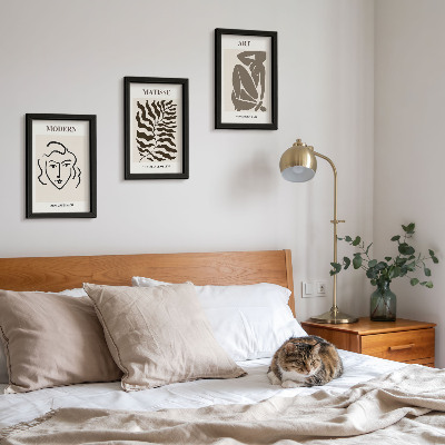 Composizione di 3 quadri Grafica elegante con linee e figure in colori neutri