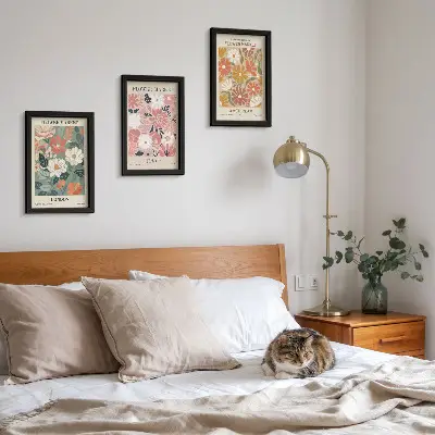 Trittico di poster floreali con motivi di Londra, Tokyo e Amsterdam incorniciato