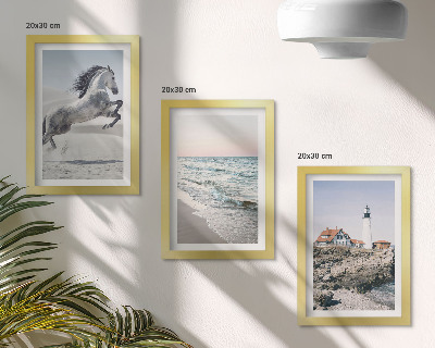 Trittico incorniciato Cavalli in movimento, spiaggia e onde dell'acqua del faro