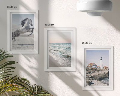 Trittico incorniciato Cavalli in movimento, spiaggia e onde dell'acqua del faro
