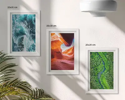 Composizione di 3 quadri con canyon, acqua in movimento e natura rigogliosa della foresta